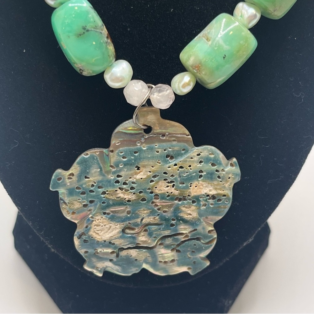 Sterling Silver Chrysoprase Pearl Necklace w Abalone Shell Pendant. Beautiful!